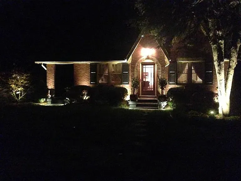 3 bed, 1.5 bath, 1435 sqft, $3,500 — Photo 3