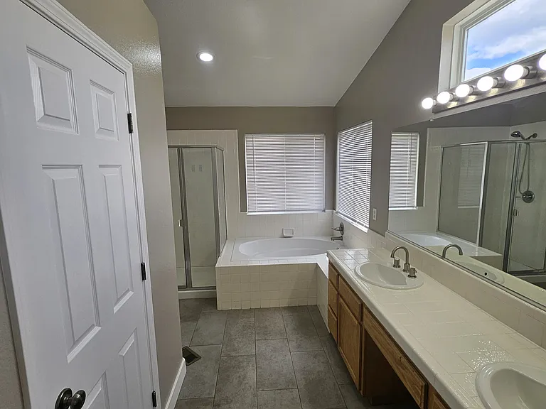 1836 Winding River Ct — Photo 34