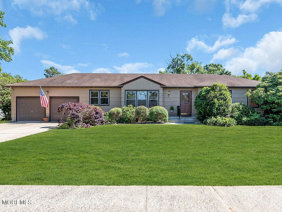 1st image of 202 Yvonne Drive