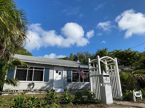 3rd image of 1905 SW 11th Ct