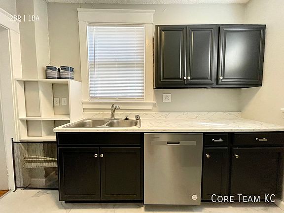 5th image of 3700 Wyandotte St #217-1W
