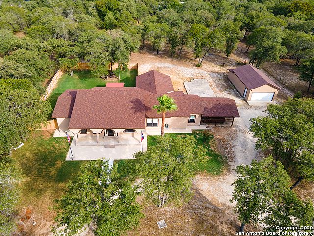 1st image of 736 Killarney Rd