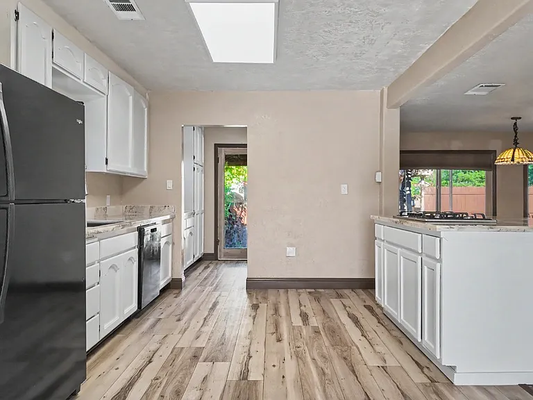 860 Watt Ave — Photo 11