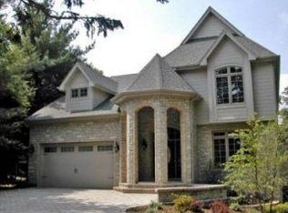 312 Pine Dr, Naperville, IL