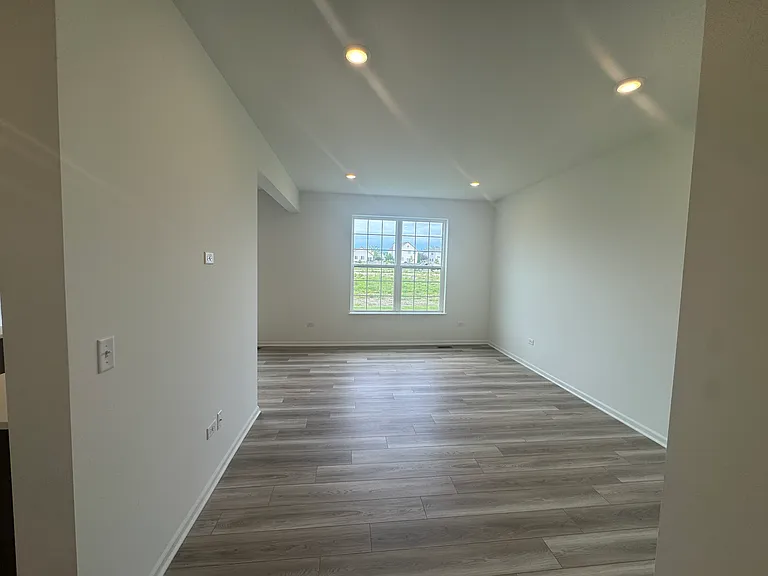 7725 Nightshade Ln — Photo 5