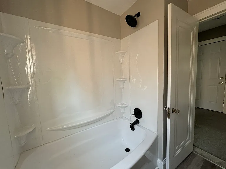 574 W Goldengate St — Photo 10