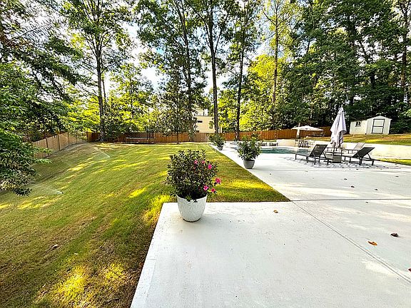 2nd image of 2522 Wawona Dr