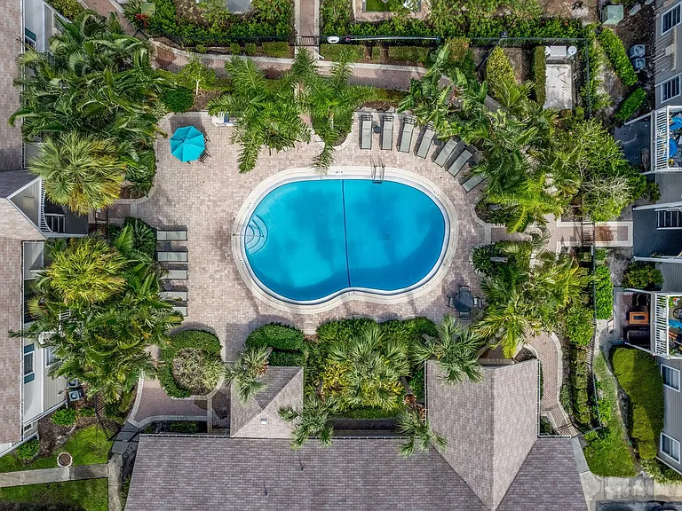 Flagler Pointe Apartments — Photo 9
