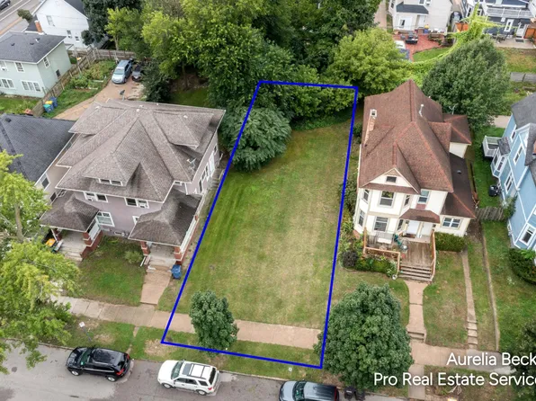 745 Paris Ave SE, Grand Rapids, MI 49503