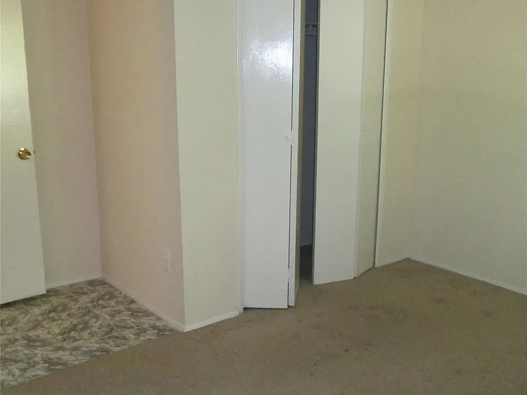 6818 Glenstein Dr — Photo 20