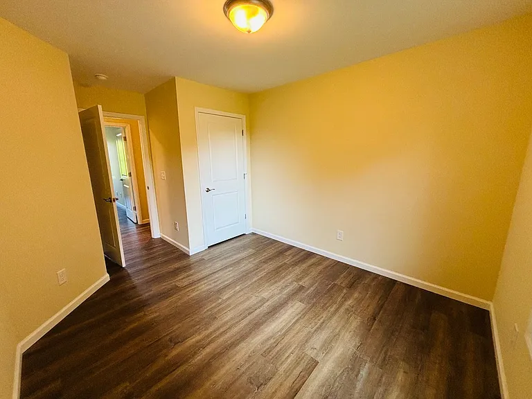 175 Craig St — Photo 11