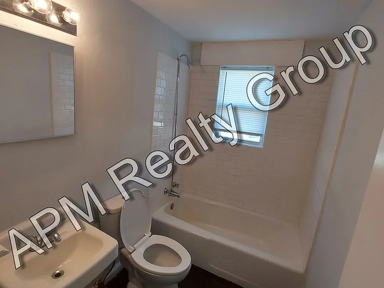 3045C Howell Ave — Photo 5