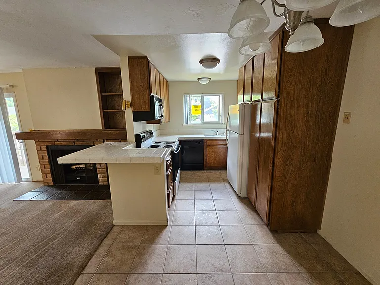 4077 Goldfinch St — Photo 8