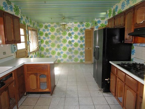 5th image of 9133 S East End Ave