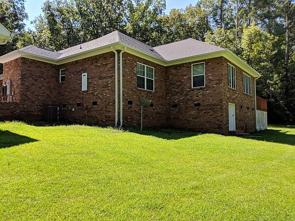 3rd image of 1390 Barnwell Dr