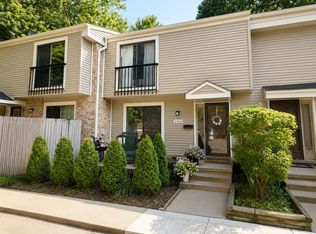 1403 Oakbrook E #93, Rochester Hills, MI 48307