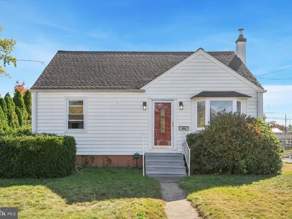 986 Dixon Ave, Croydon, PA 19021