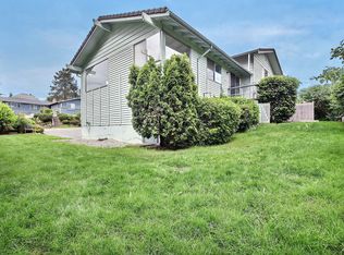 10403 NE 198th St, Bothell, WA 98011