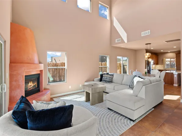 7609 Arroyo Oeste Ln, Santa Fe, NM 87507