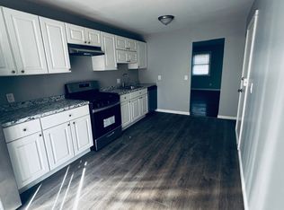 14 Plaza Ter #C16, Hamden, CT 06514