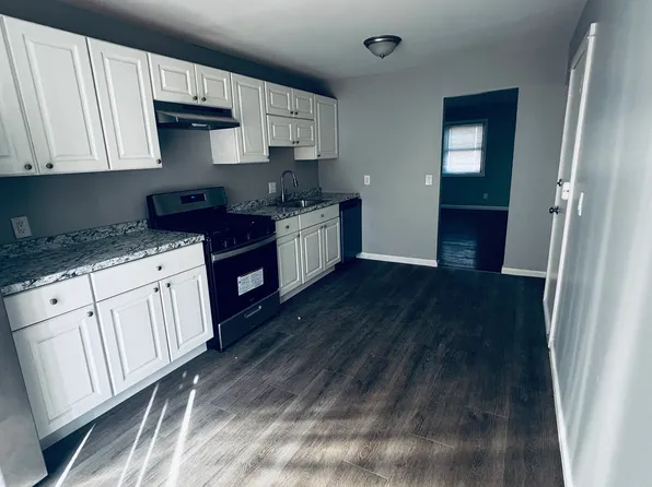 14 Plaza Ter, Hamden, CT