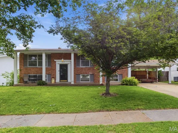 913 Sherwick Ter, Ballwin, MO 63021