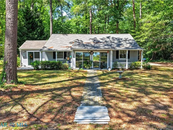 71 Apple Blossom Ln, Urbanna, VA 23175