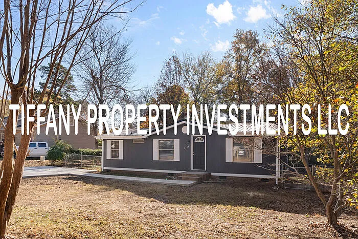 3 bed, 2.0 bath, 951 sqft, $1,395 — Photo 2