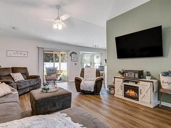 3rd image of 23447 Flora Parke Blvd