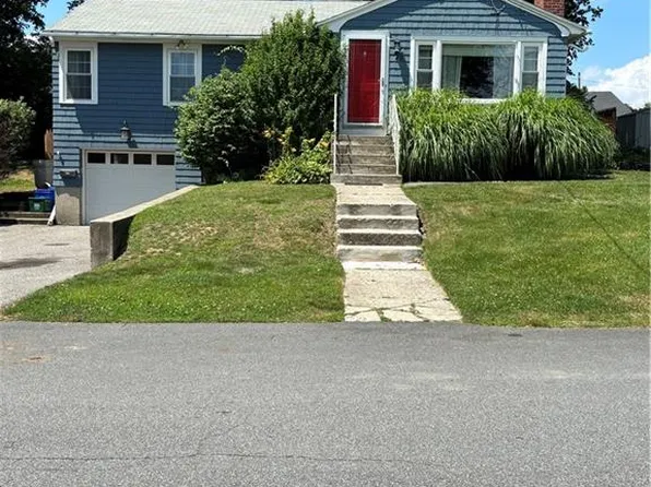 43 Belvedere St, Johnston, RI 02919