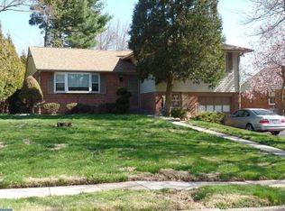 55 Boncouer Rd, Cheltenham, PA 19012