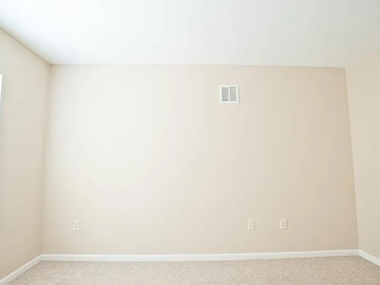 3255 N Oakland Ave #UPPER — Photo 12