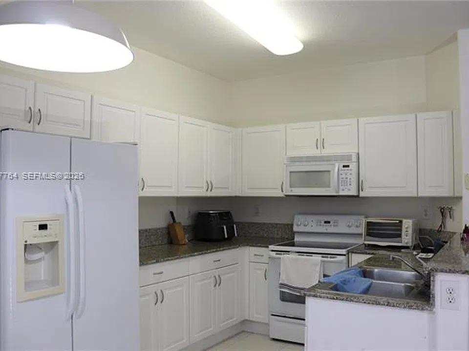 8158 NW 108th Ct #Townhouse 8158