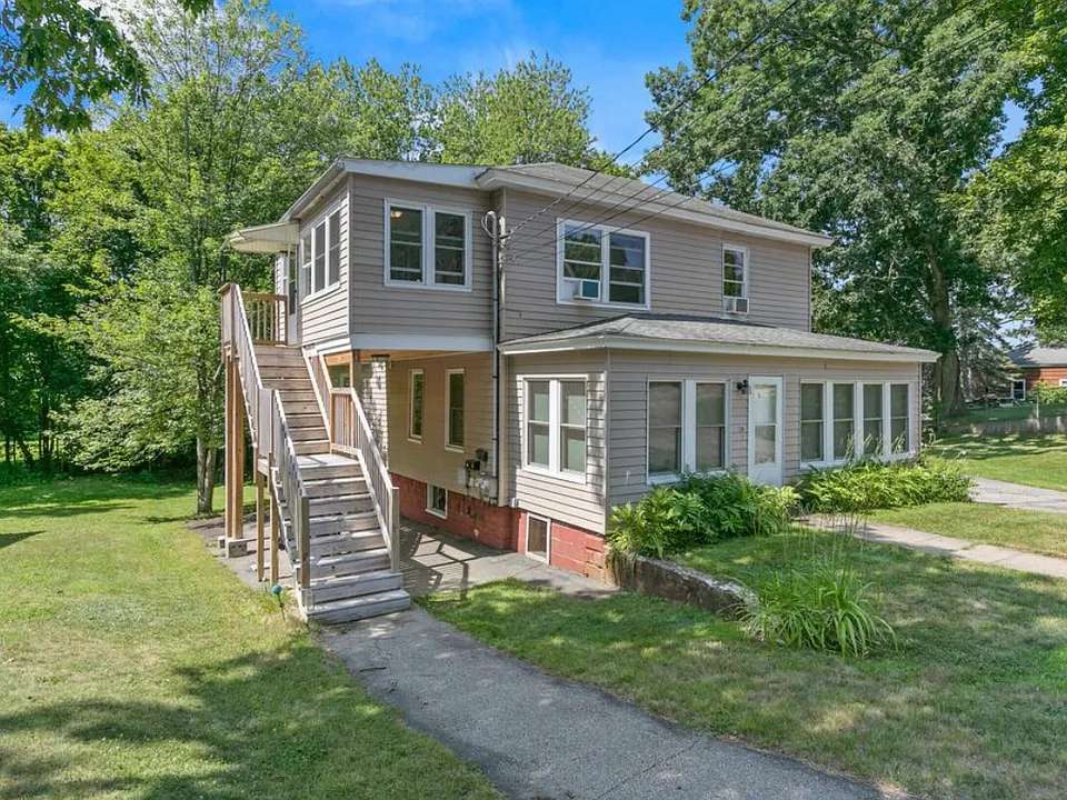 17 Bateman St #1