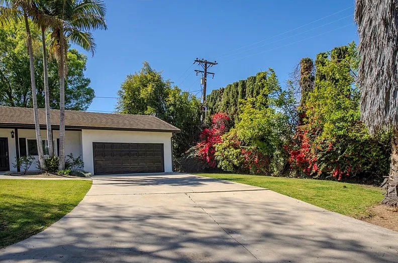 2 bed, 1100 sqft, $4,000 — Photo 3