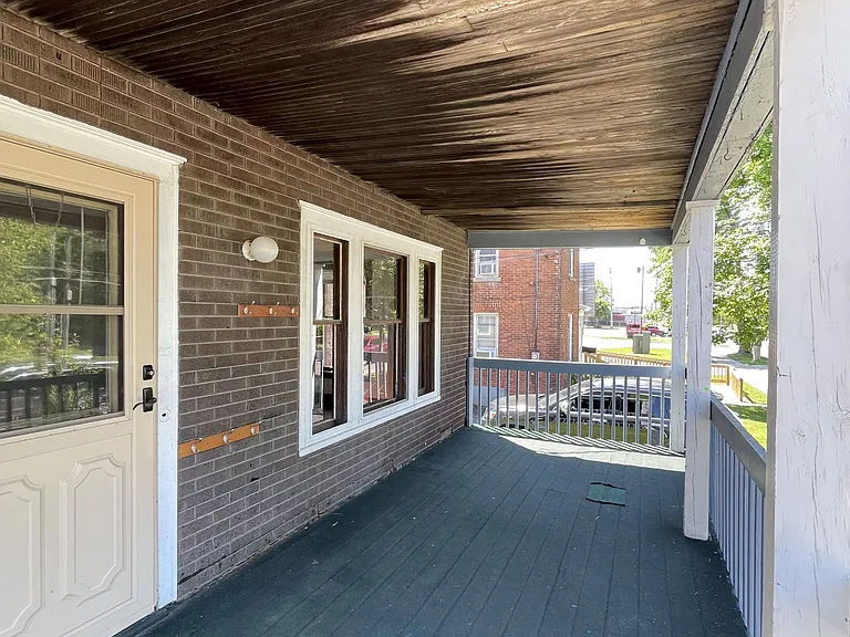 832 N Larch St #3 — Photo 13