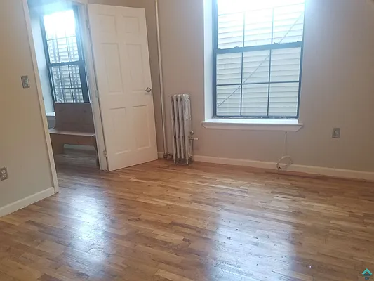 Rented by EXR | media 74