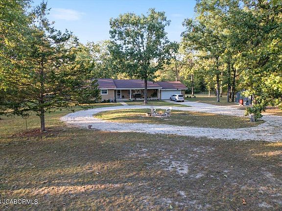2nd image of 749 McCubbins Dr