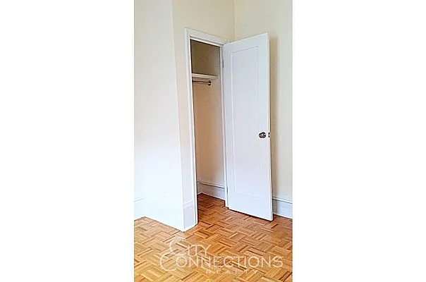 Rented by City Connections Realty | media 14