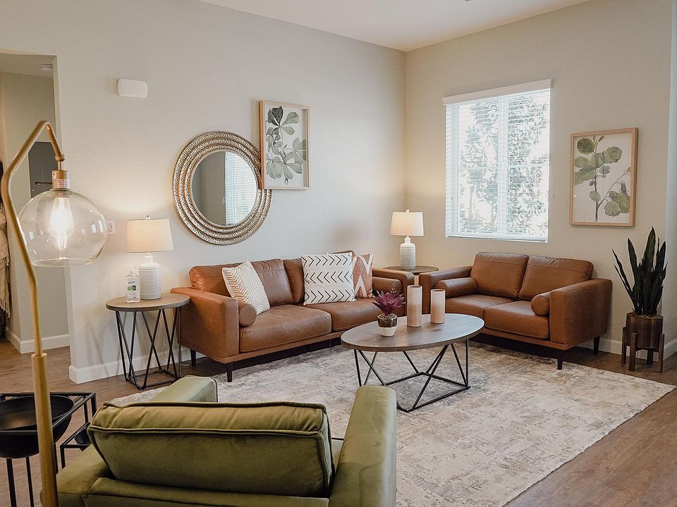 2x2 living room