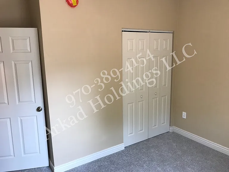1015 S 4th St — Photo 6