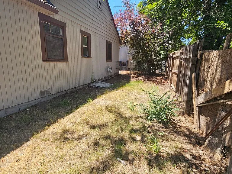 125 N Columbus Ave — Photo 4