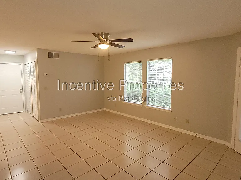 5956 Westgate Dr #102 — Photo 25