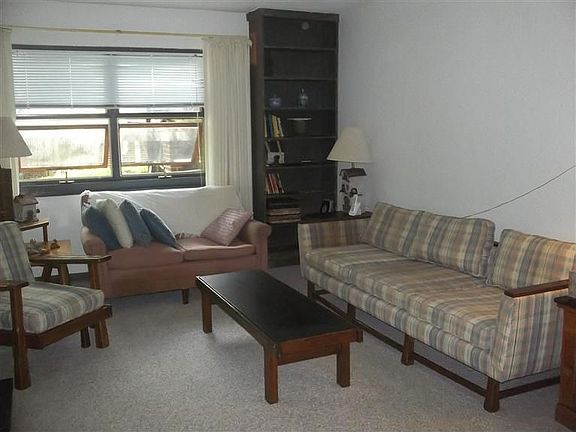 5th image of 140 Winnet Dr