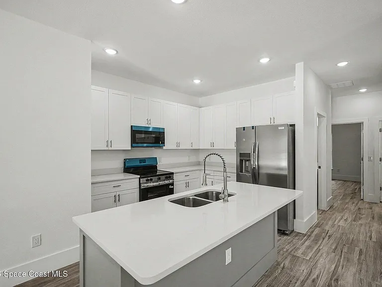 19 Travis St #101 — Photo 3