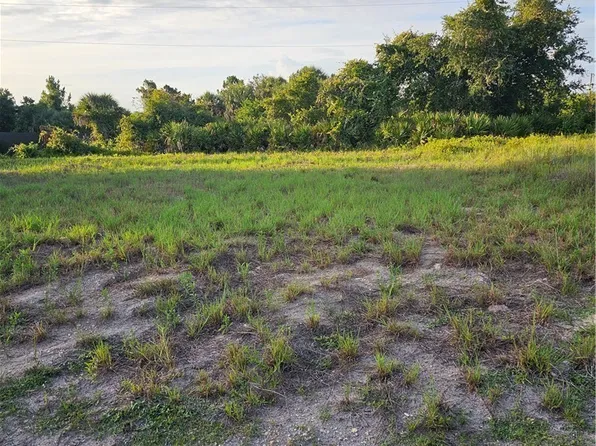3605 E 16th St, Lehigh Acres, FL 33972