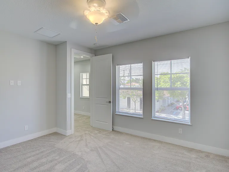 405 3rd Ave S #405 — Photo 10
