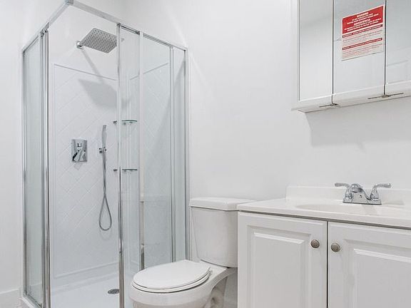 5th image of 621 E Clearfield St #11414804