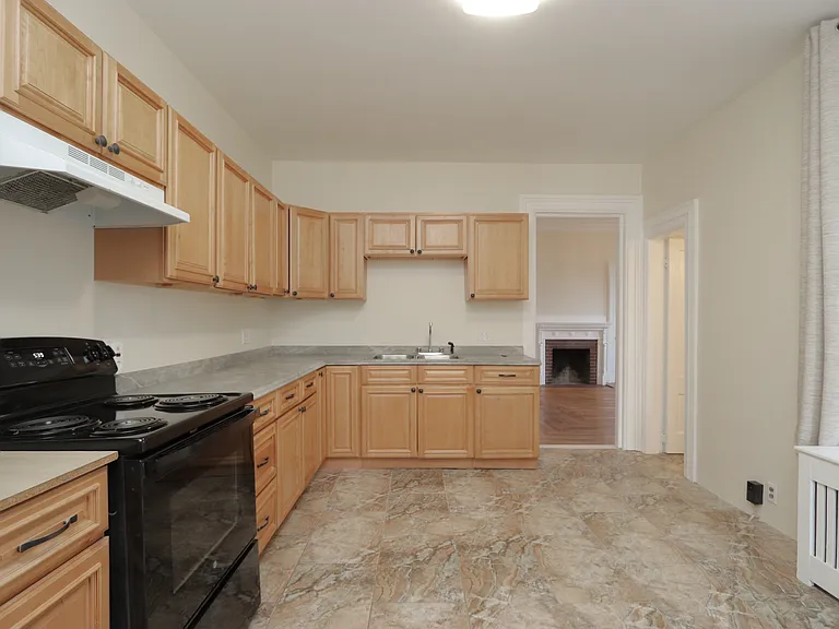 1851 Northampton St #1L — Photo 11