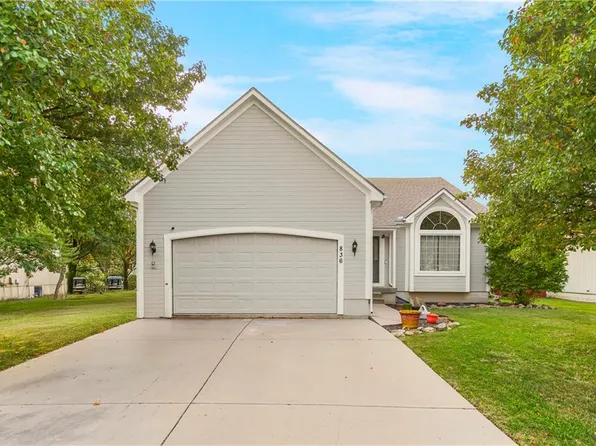 836 N Cottonwood St, Gardner, KS 66030
